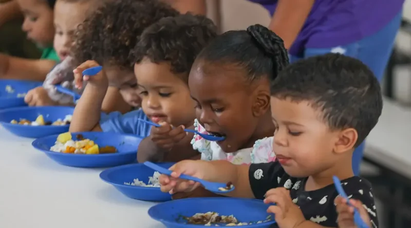Dez horas por dia: DF diz ter 100% das creches em tempo integral e atende 33.352 crianças