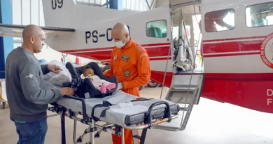Bebê do DF é levada a Curitiba em missão aeromédica Corpo de Bombeiros do DF transporta bebê com falência hepática para transplante em Curitiba