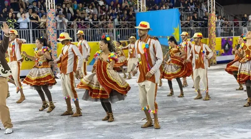 Candangão Junino 2026 chega a Santa Maria e reúne centenas com entrada gratuita