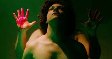 Cine Brasília exibe 'Labirinto dos Garotos Perdidos' em sessão especial no Dia do Orgulho LGBTQIA+