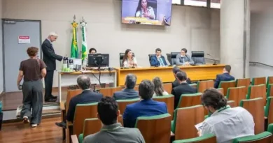 Comissão da CLDF aprova projeto que garante uniforme escolar gratuito Comissão da CLDF aprova projeto que torna obrigatório fornecimento de uniformes escolares na rede pública do DF