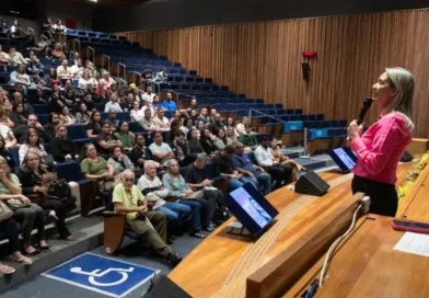 CLDF debate mudanças no Cartão Uniforme Escolar que atende 442 mil estudantes