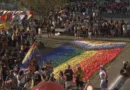 27ª Parada LGBTQIAPN+ reúne dezenas na Esplanada e encerra o Brasília Orgulho 2026