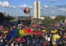 27ª Parada do Orgulho de Brasília ocorre na Esplanada com relatos de acolhimento e defesa de direitos