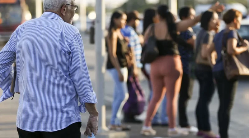 Governo cria o título Cidade Amiga do Idoso; lei 15.476 entra em vigor com regras básicas