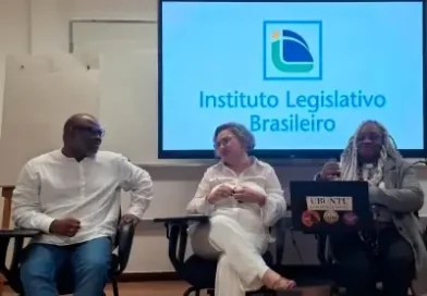 Decrin participa de cine-debate no Senado sobre intolerância religiosa