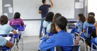 Lei nº 7.885 garante manutenção de gratificações a professores remanejados no DF