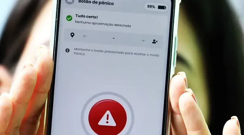 Programa Viva Flor oferece botão de emergência para mulheres em situação de risco no DF