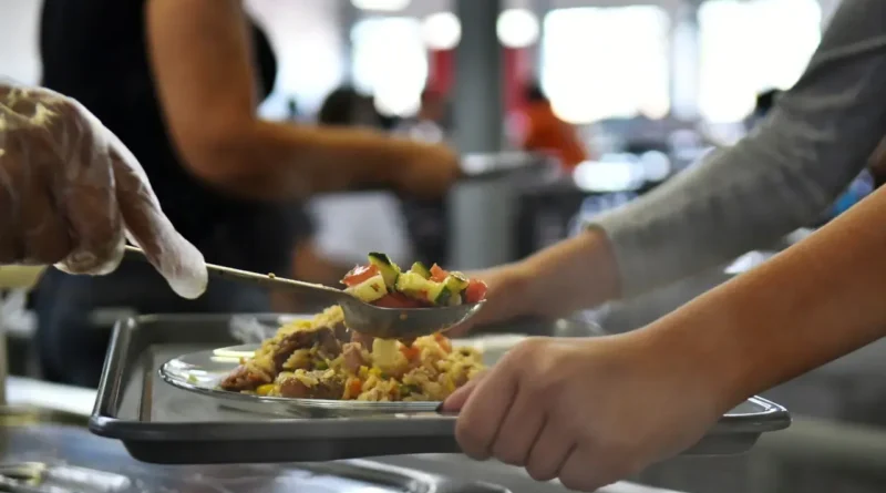 Restaurante Comunitário da Estrutural reabre e volta a oferecer café, almoço e jantar