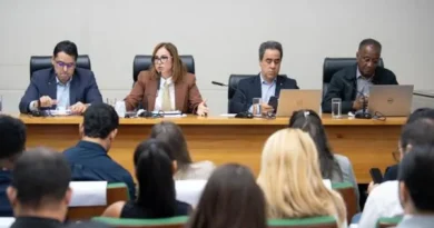 Audiência Pública Secretaria de Saúde presta contas do último quadrimestre de 2025 à. Audiência Pública Secretaria de Saúde presta contas do último quadrimestre de 2025 à.
