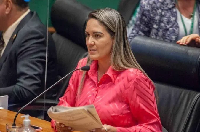 Correio/Opinião - Jaqueline Silva lidera pesquisa espontânea para distrital