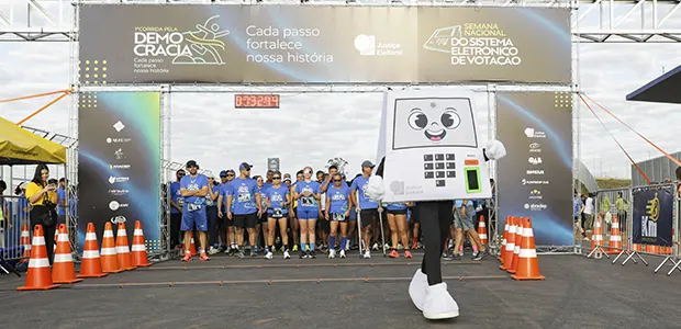 Corrida pela Democracia leva esporte, inclusão e cidadania ao Autódromo de Brasília