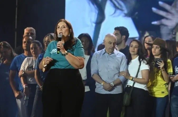 PL oficializa Bia Kicis como candidata ao Senado: "É Bia e Michelle"