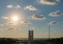 Previsão do tempo hoje para Brasília (DF) - sol com algumas nuvens ao longo do dia; noite.
