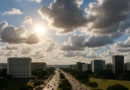 Previsão do tempo hoje para Brasília (DF) - sol e muitas nuvens à tarde; à noite o céu.