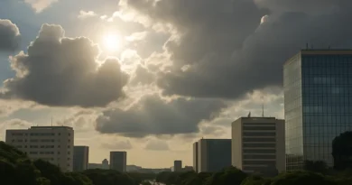Previsão do tempo hoje para Brasília (DF) - sol e muitas nuvens à tarde; à noite o céu.