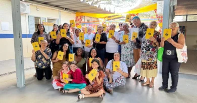 Sarau literário marca final da leitura do livro "A Cabeça do Santo" por idosos de Brazlândia