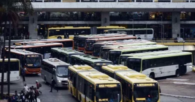 Com greve de ônibus, Justiça determina 80% da frota em horário de pico Com greve de ônibus, Justiça determina 80% da frota em horário de pico