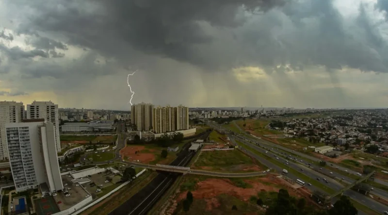 Defesa Civil alerta para risco de temporais no DF nesta quarta e quinta, após dias de.