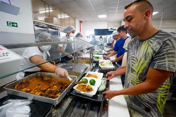 Homenagem Sessão solene homenageia profissionais que promovem alimentação saudável e.