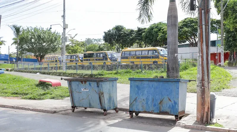Instalação e uso de caçambas e contêineres em vias públicas do DF seguem normas específicas