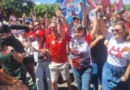 Leandro Grass participa de ato nacional do PT no Eixão ao lado de Janja