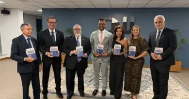 Magistrados do TJDFT prestigiam lançamento de livro do conselheiro Fábio Esteves