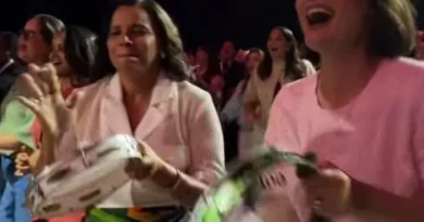 Michelle Bolsonaro marca presença em conferência de mulheres evangélicas Michelle Bolsonaro marca presença em conferência de mulheres evangélicas