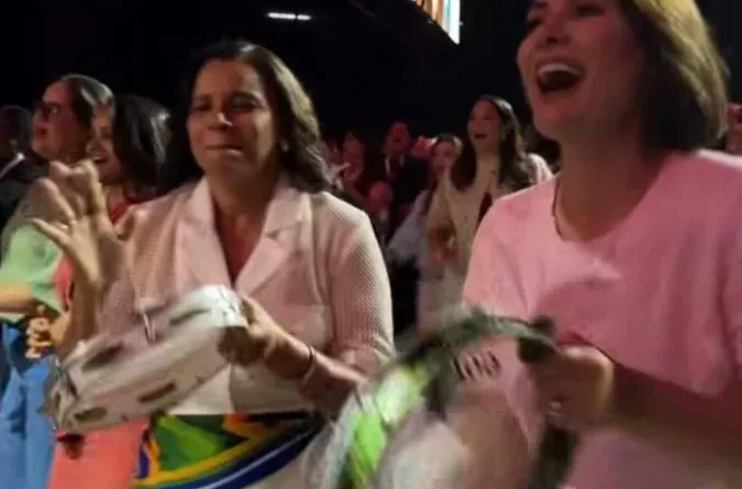 Michelle Bolsonaro marca presença em conferência de mulheres evangélicas