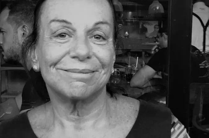 Morre Sônia Carneiro, jornalista pioneira na cobertura política, aos 74 anos