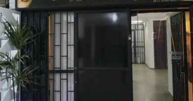 Polícia fecha casa de prostituição que funcionava sob fachada de casa de massagem Polícia fecha casa de prostituição que funcionava sob fachada de casa de massagem
