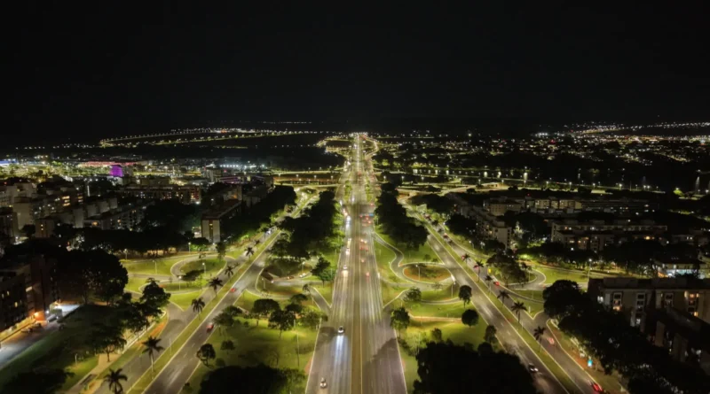 CEB investe R$ 21 milhões e conclui 86 obras de iluminação pública em 21 regiões do DF