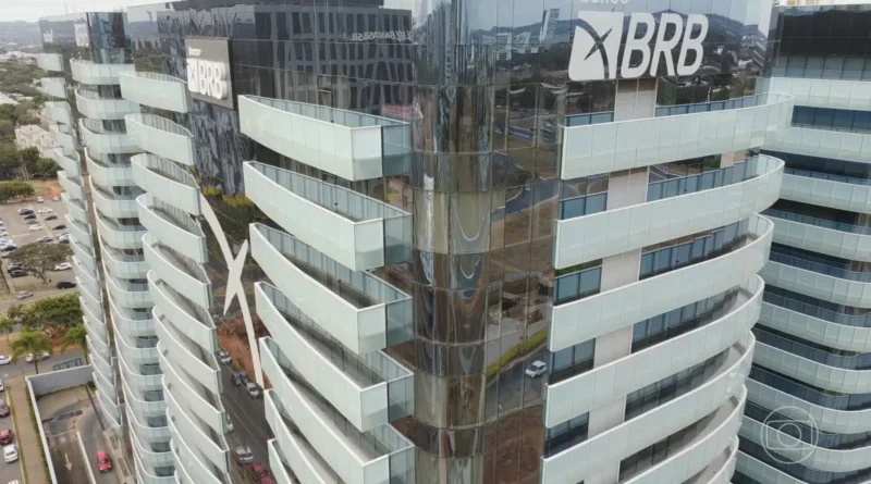 Ex-presidente do BRB pressionou por compras de carteiras do Master mesmo após alertas, diz.