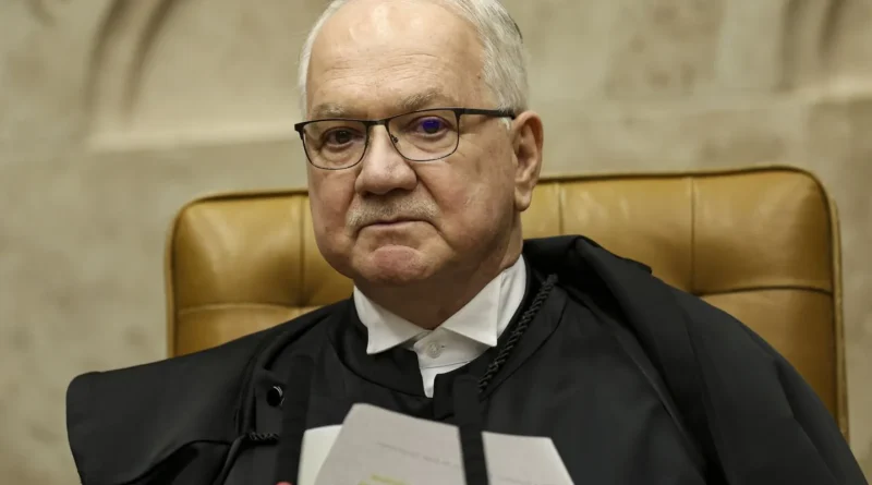 Fachin devolve relatoria do caso do INSS a Mendonça e mantém Master