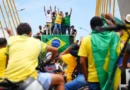 Flávio faz motociata no Pará; Lula participa de marcha no RS