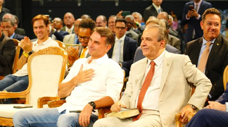 Flávio passa domingo reunido com prefeitos e vereadores de São Paulo
