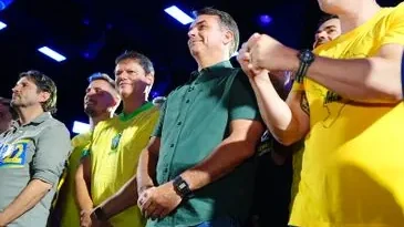 Flávio faz campanha em São Paulo; Lula teve ato em Belo Horizonte Candidatos informaram. Flávio faz campanha em São Paulo; Lula teve ato em Belo Horizonte Candidatos informaram.