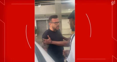 Homem ameaça prender jovem por ‘fazer o L’ após ato pró-Lula em Brasília; VÍDEO Homem ameaça prender jovem por 'fazer o L' após ato pró-Lula em Brasília; VÍDEO