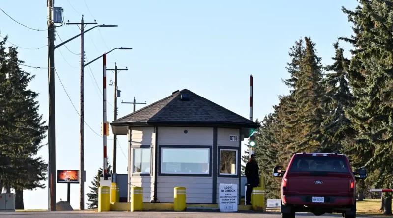 Incêndio em base militar de Alberta deixa mortos e feridos no Canadá Informação foi.
