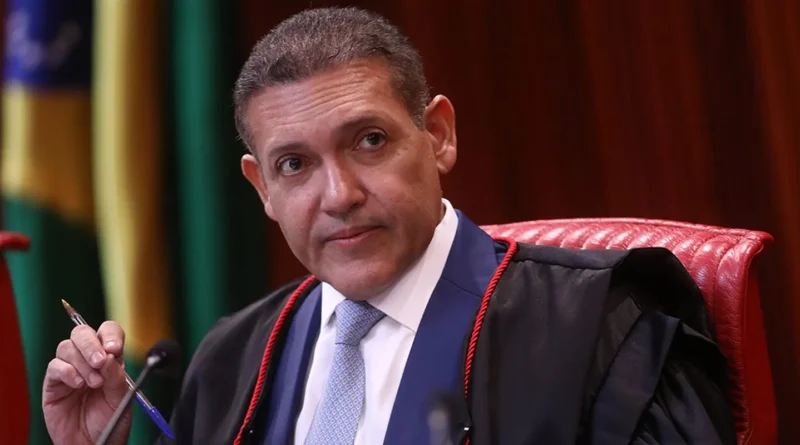 Kassio atende Flávio e suspende propaganda do PT que cita caso Master