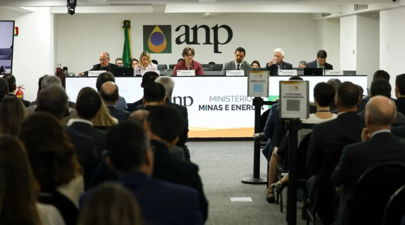 Leilão da ANP arrecada R$ 3 bilhões com a venda de 49 blocos Estão previstos investimentos.