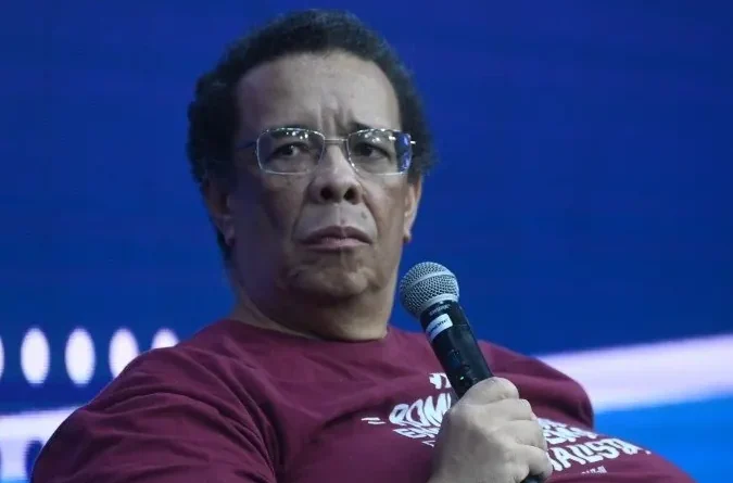 PSTU declara "voto crítico" em Grass para o 2º turno no DF