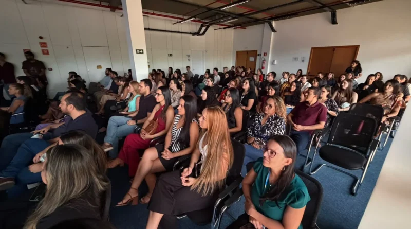 Teatro, oficinas e feira de produções autorais animam o Dia do Servidor na Sedes-DF